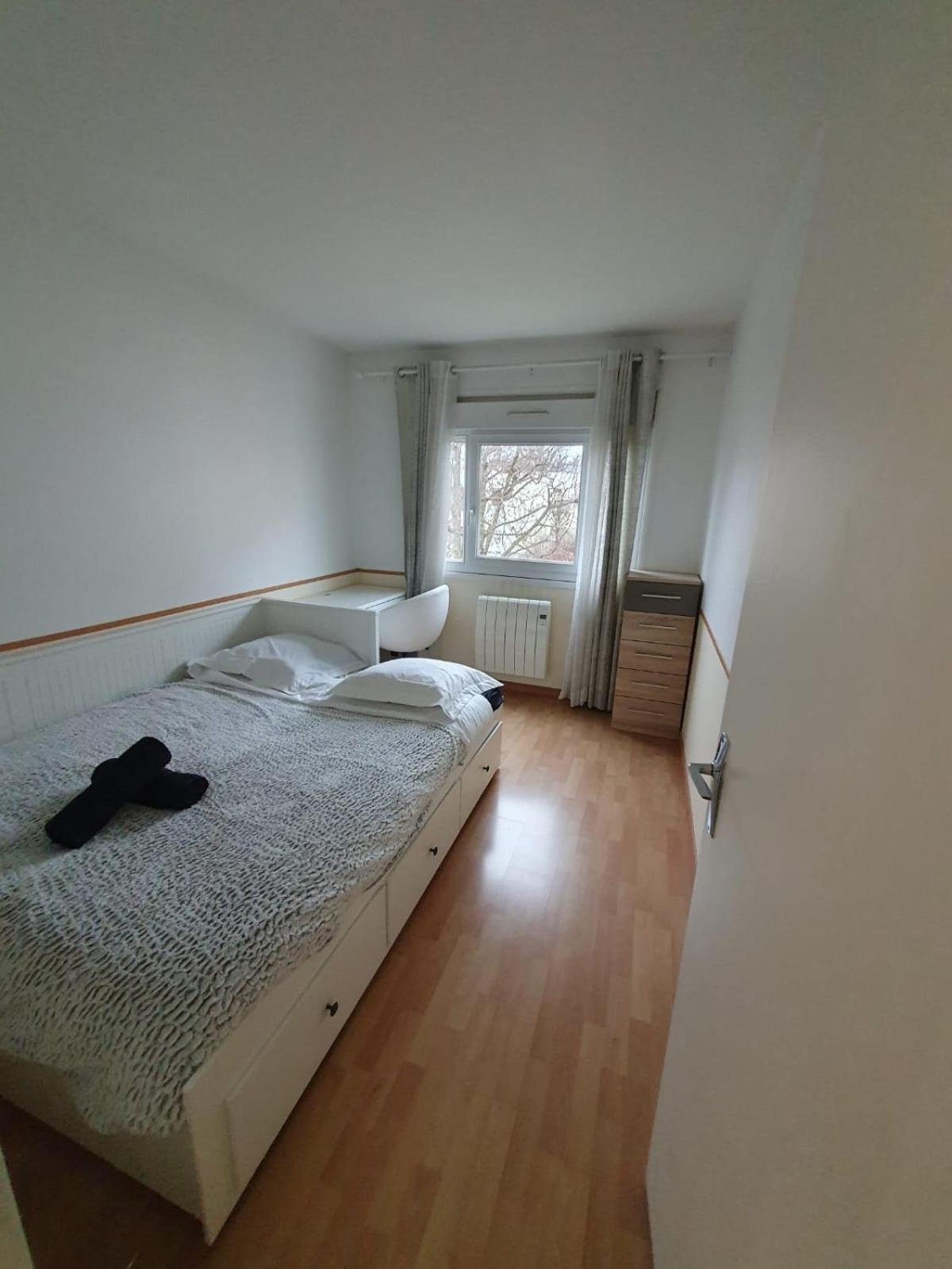 F3 Avec Balcon 5 Min Gare Sqy Et Parking Gratuit Leilighet Guyancourt Eksteriør bilde