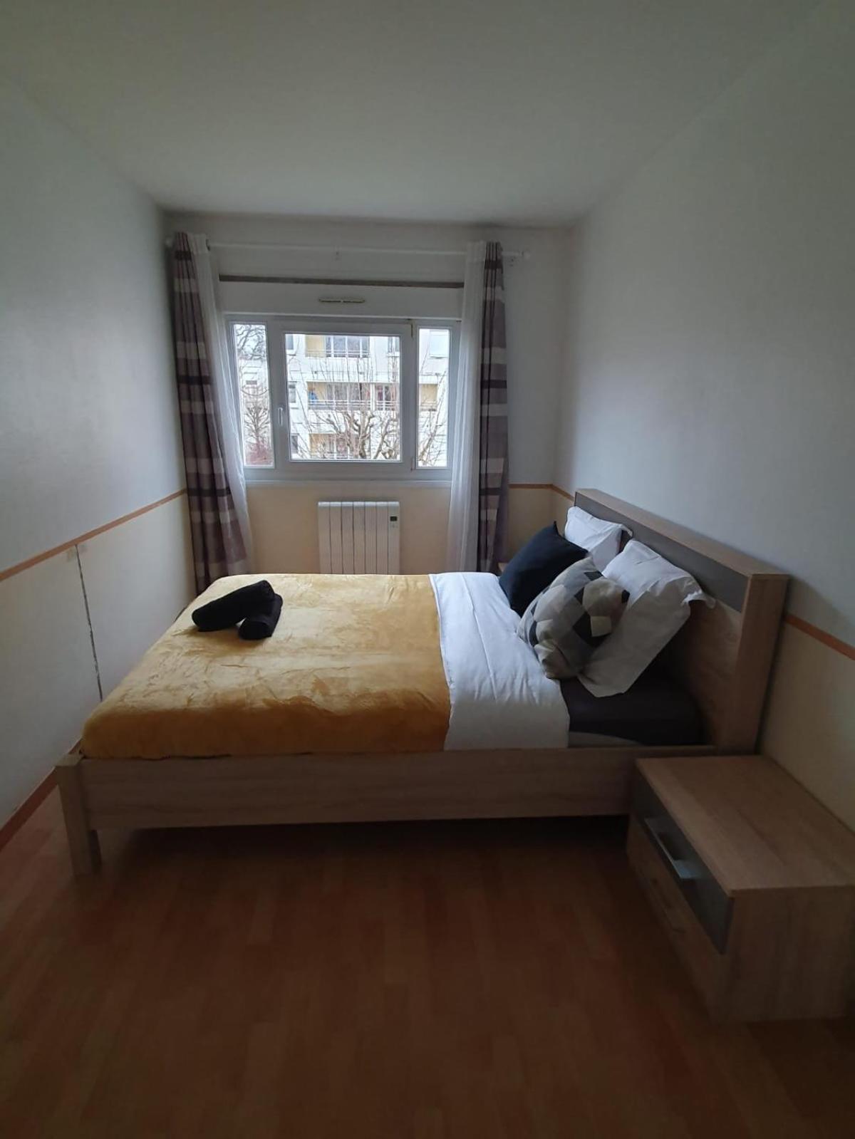F3 Avec Balcon 5 Min Gare Sqy Et Parking Gratuit Leilighet Guyancourt Eksteriør bilde